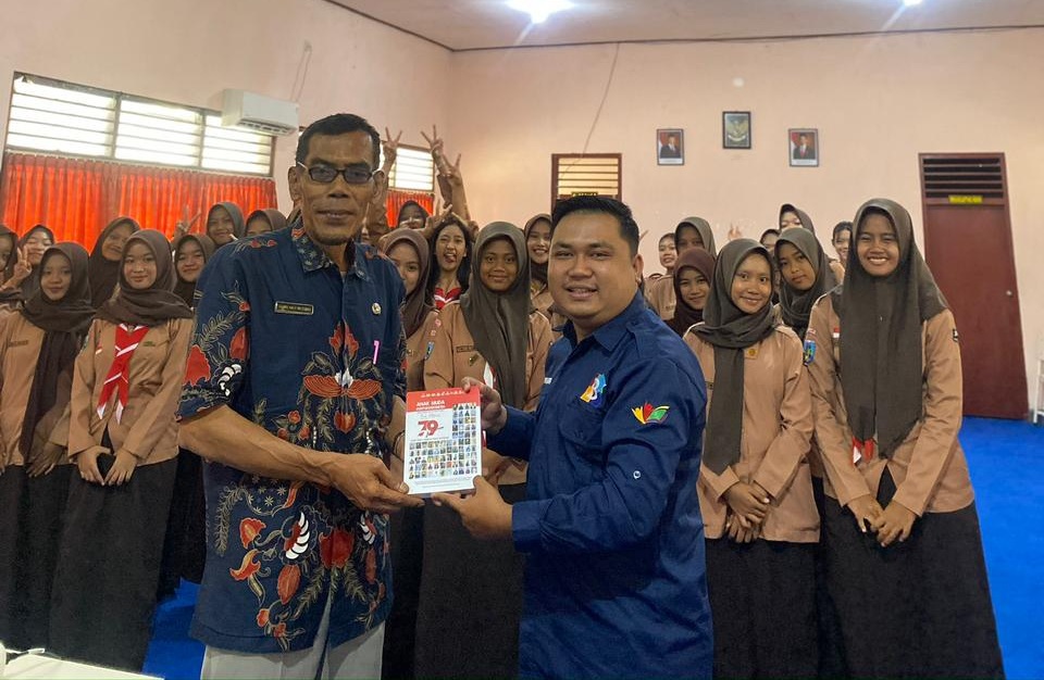 BICARA GOES TO SCHOOL DI SMAN 2 NGAWI, DORONG SISWA BERANI BICARA DAN PERCAYA PADA POTENSI DIRI